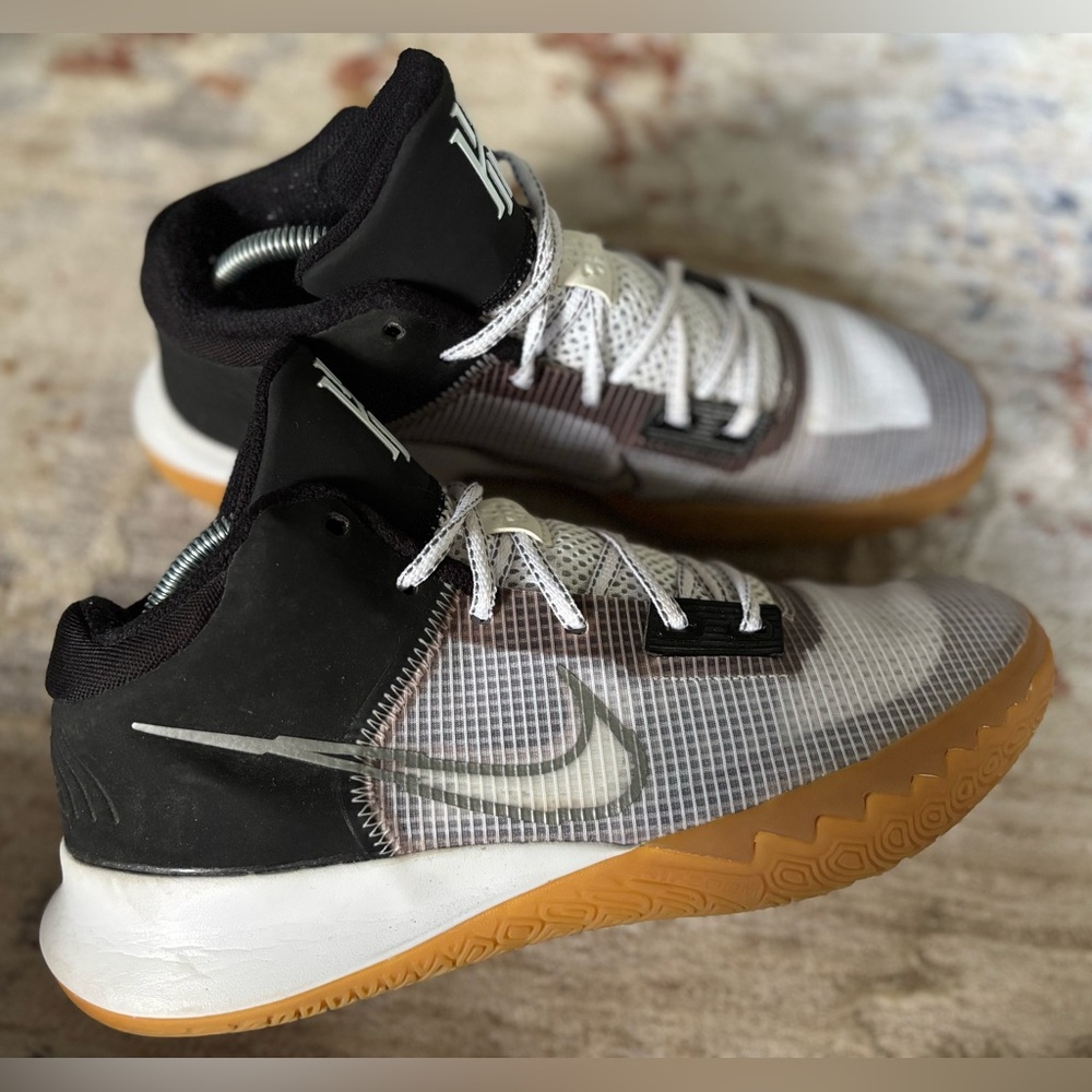 Men’s Nike Kyrie FlyTrap Athletic Shoes